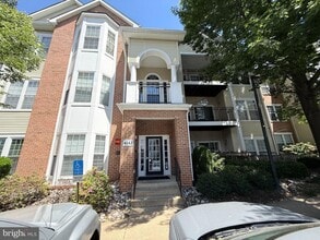 Building Photo - 4142 Fountainside Ln
