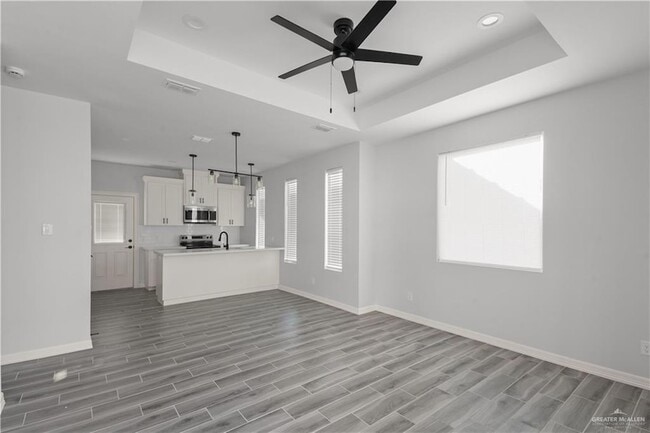 Building Photo - 408 N Onyx Ave