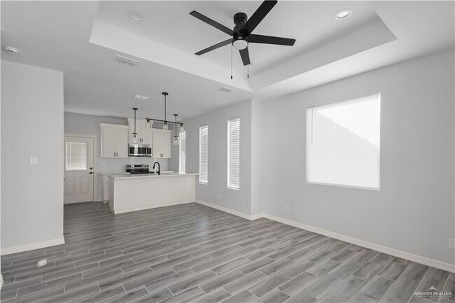 Building Photo - 504 N Emerald Ave