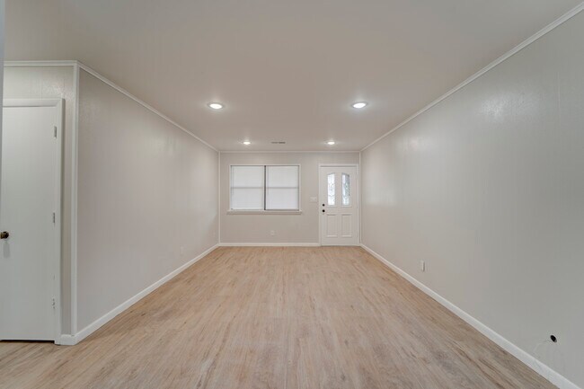 Foto del edificio - 6461 N Double Springs Rd