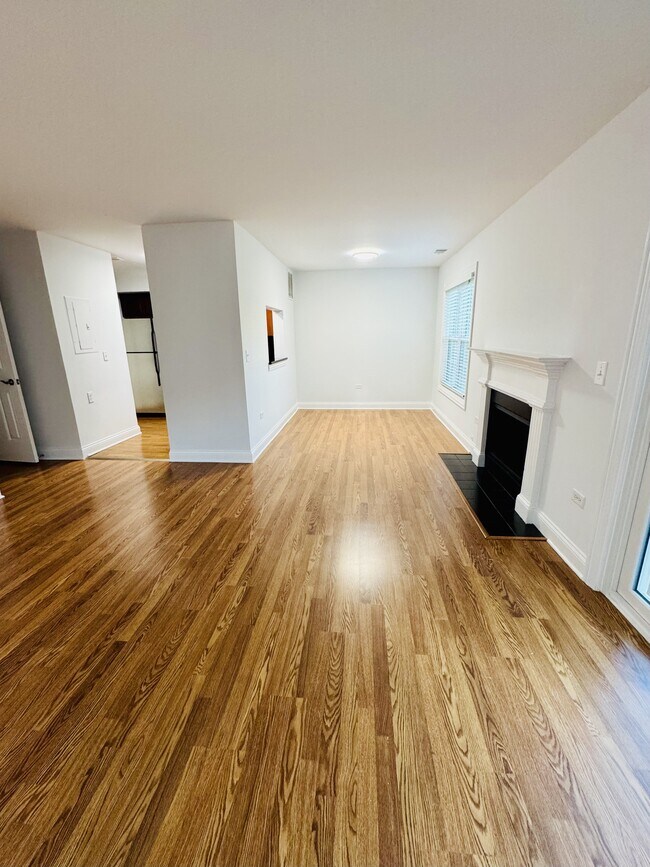 Foto del edificio - 35 Foxcroft Rd