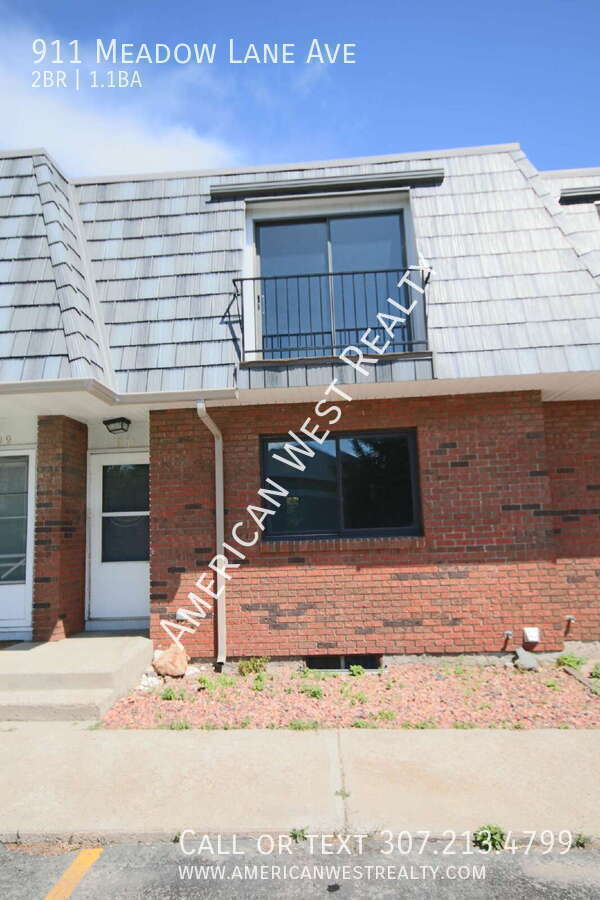 Building Photo - 911 Meadow Ln Ave