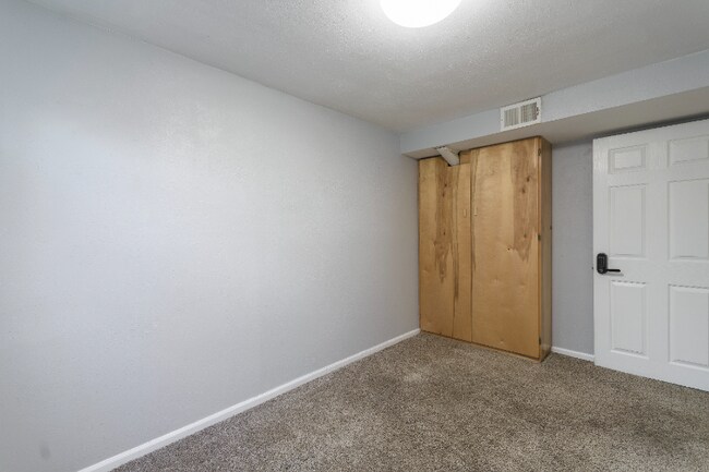 Building Photo - 8871 Rutgers St