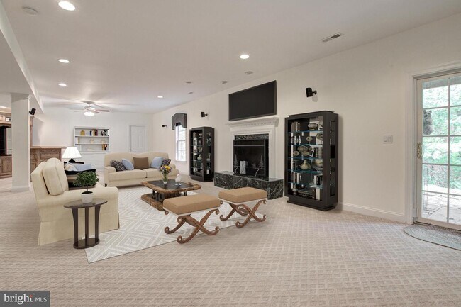 Foto del edificio - 7816 Pohick Rd