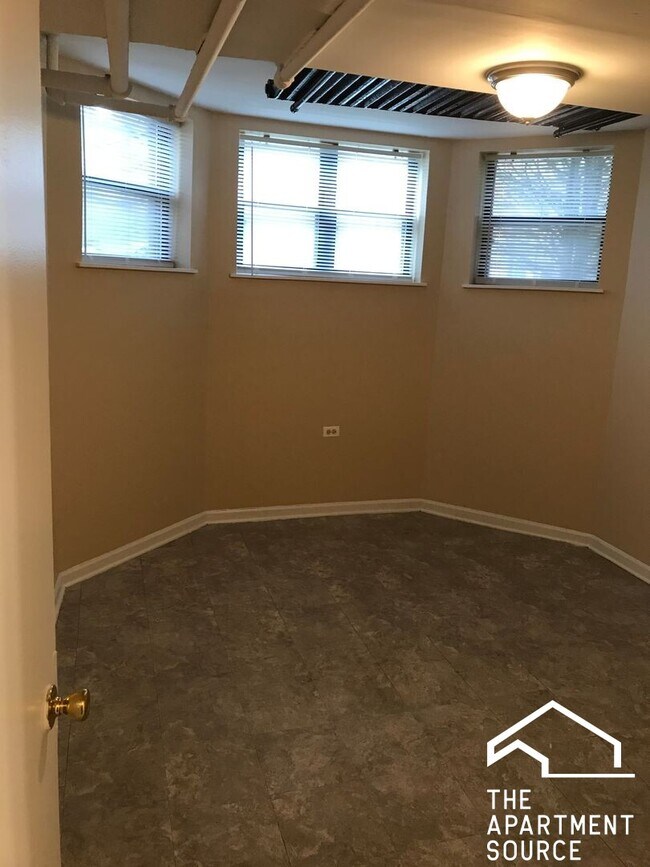 Foto del edificio - 7728 N Marshfield Ave