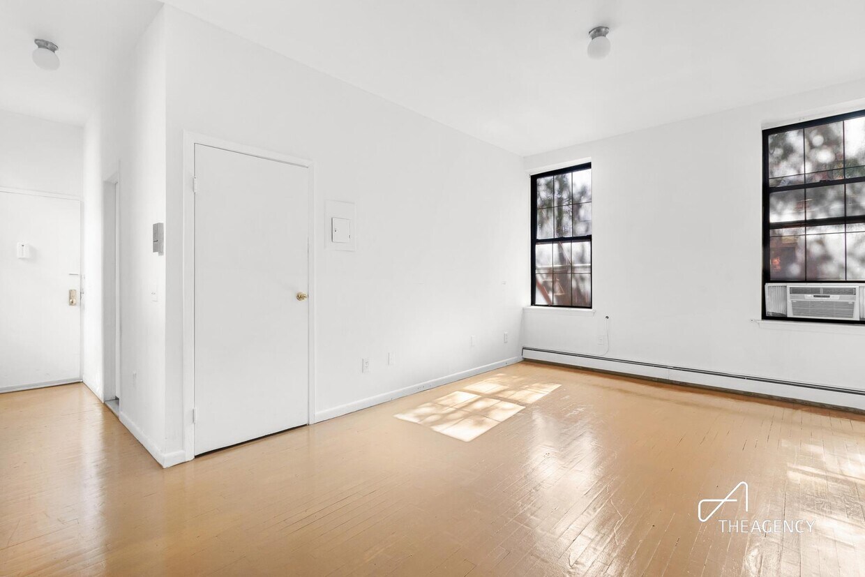 125 MacDougal St Unit 2C, New York, NY 10012 Room for Rent in New