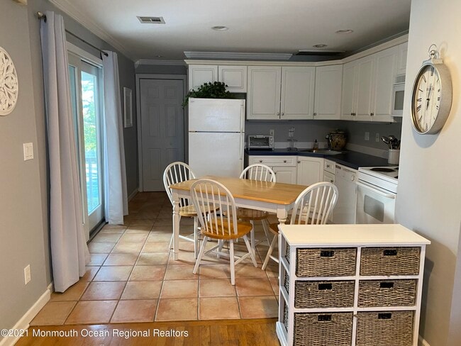 Building Photo - 45 Mount St