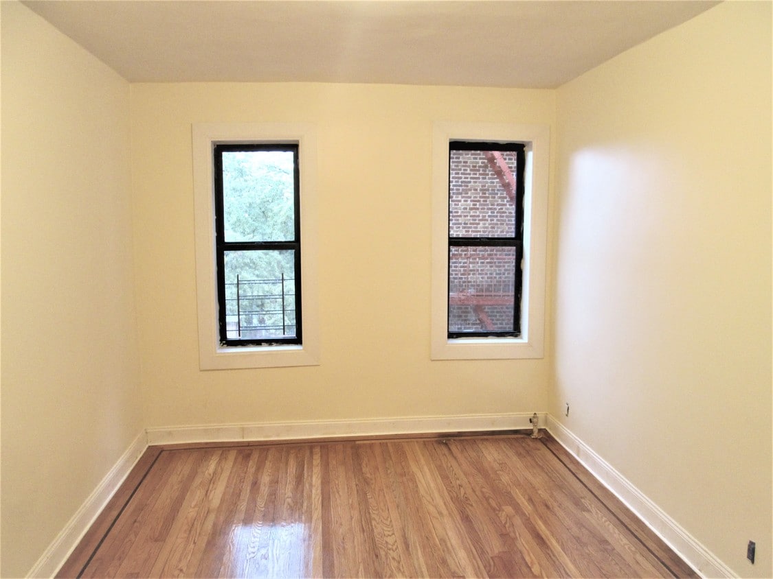 Primary Photo - 333 Ovington Ave
