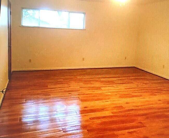Building Photo - 3775 Acorn Circuit
