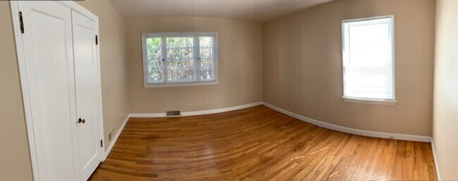 Building Photo - Very Nice 3 Bedroom House On South Hill #1555