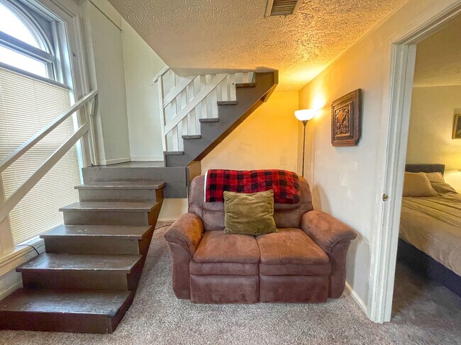 Foto del edificio - 651 Wheeling Ave