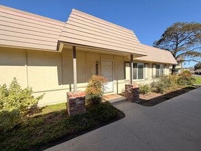 Building Photo - 4082 Av. Sevilla