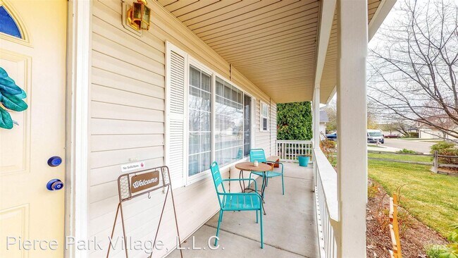 Building Photo - 4 br, 2.5 bath House - 6473 West Parapet D...
