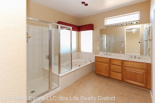 Foto del edificio - 2 br, 2 bath House - 1653 Warrington Dr