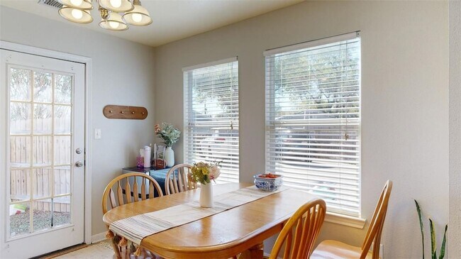 Foto del edificio - 502 Nelson Ln