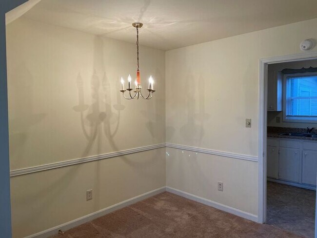 Foto del edificio - Cotswold Area Townhome Apartment