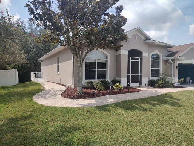 Foto del edificio - "Spacious 4-Bedroom with 3 Full Baths - 2,...