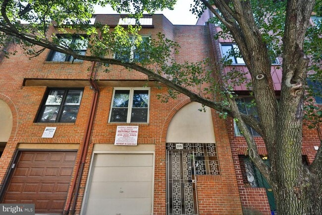 Building Photo - 215 N 23rd St