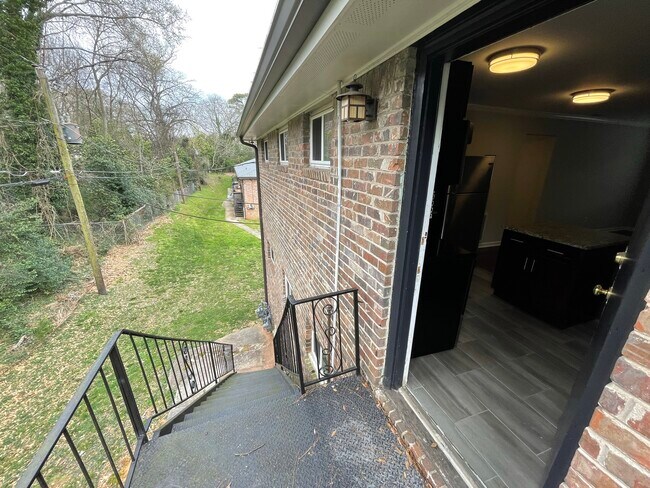 Foto del edificio - 2040 DeKalb Ave NE