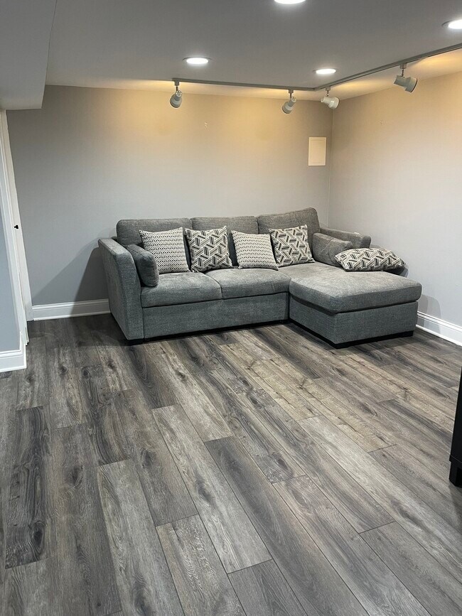 Foto del edificio - 7332 W Clarence Ave