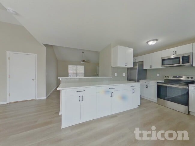 Building Photo - 21490 E Aberdeen Dr