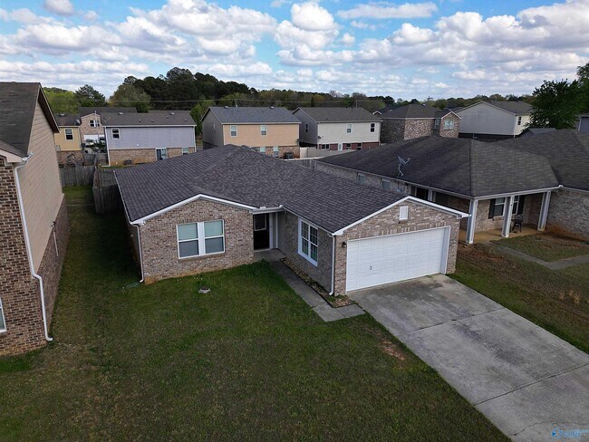 Foto del edificio - 202 Sagebrook Dr