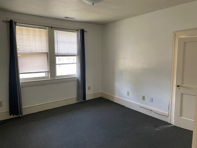 Foto del edificio - 2324 Orange Ave NW