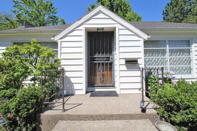 Foto del edificio - 8111 SW 8th Ave