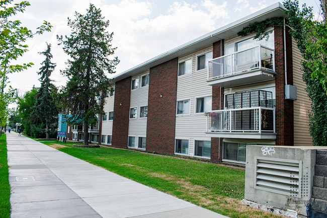 Building Photo - Majestic Apartments