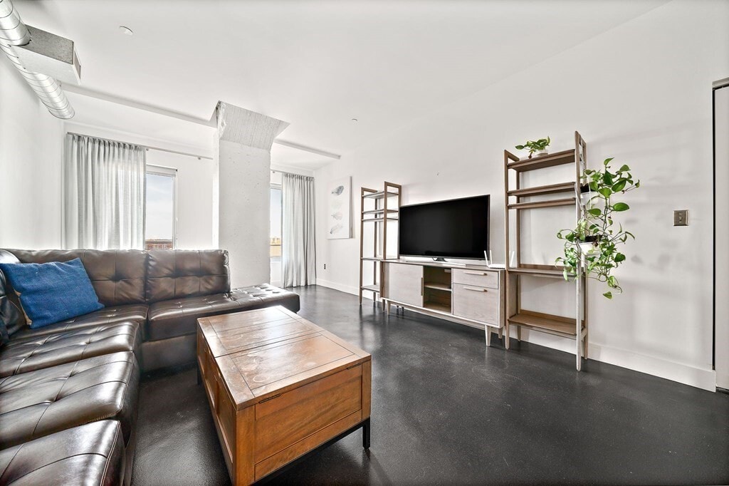 Primary Photo - 9 Medford St