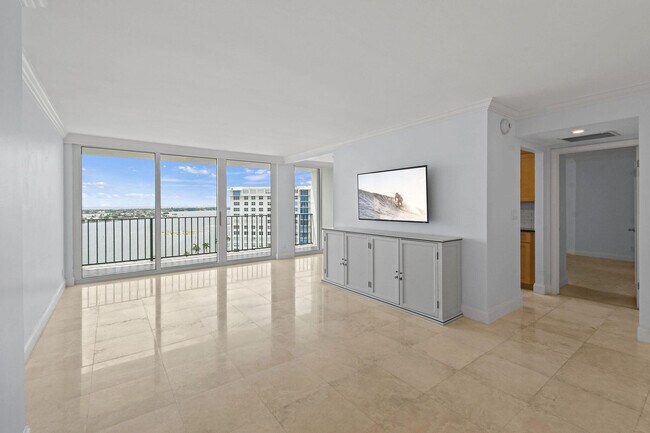 Building Photo - 1701 S Flagler Dr