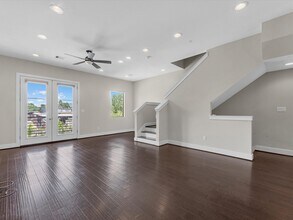 Building Photo - 1615 Milby St