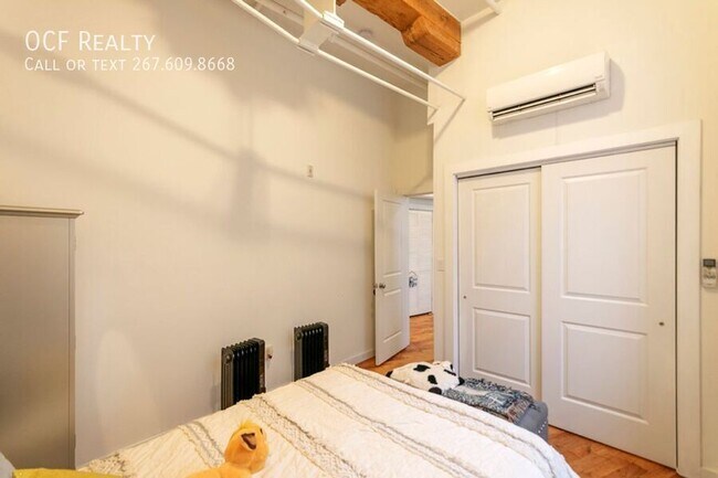 Building Photo - One Bed Manayunk Apartment