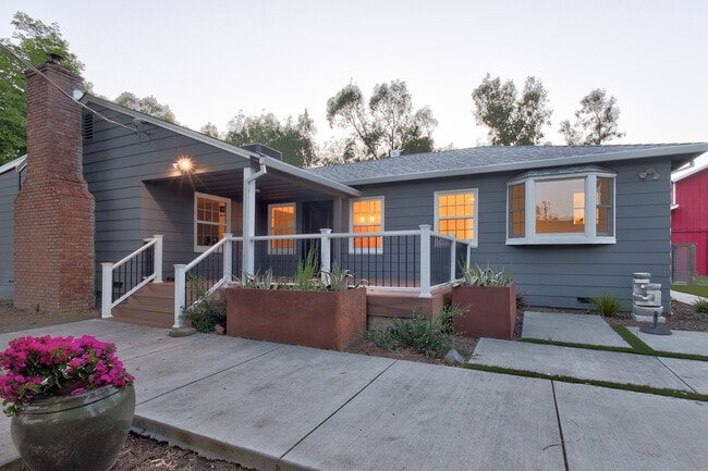 Building Photo - 35600 Lasiandra Ln