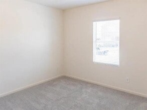 Building Photo - 760 Richmond Dr