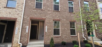 Building Photo - 2542 -A Verona Pl