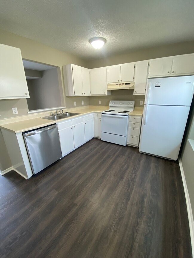 Foto del edificio - 712 Aurora Knoll Ln