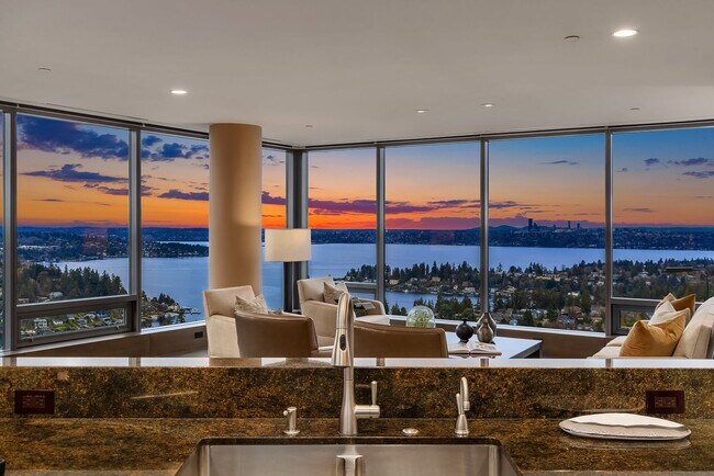 Foto del edificio - 3Bd/2.5Ba One Lincoln Tower Penthouse