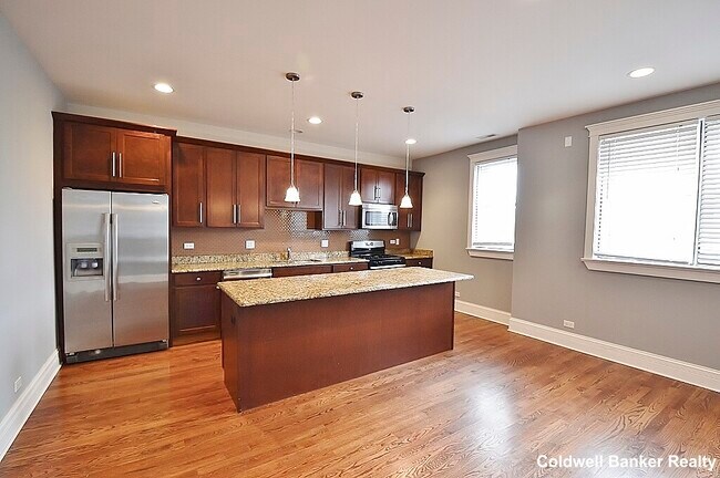Building Photo - 2827 W Belden Ave