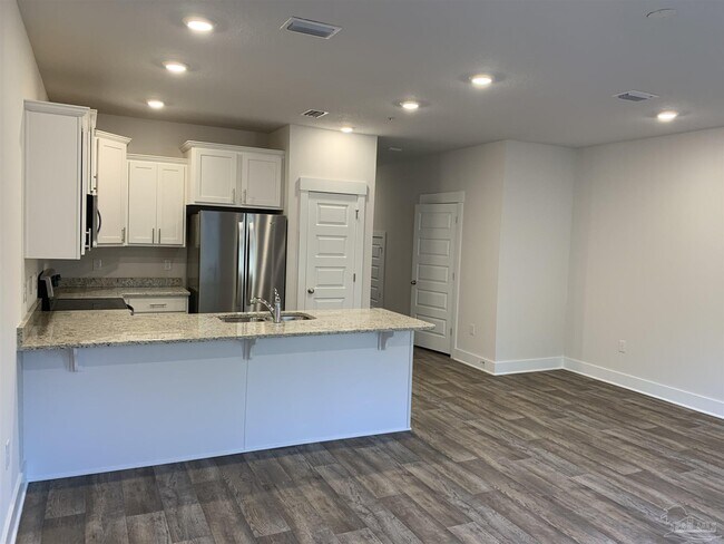 Foto del edificio - 1524 Farragut Way