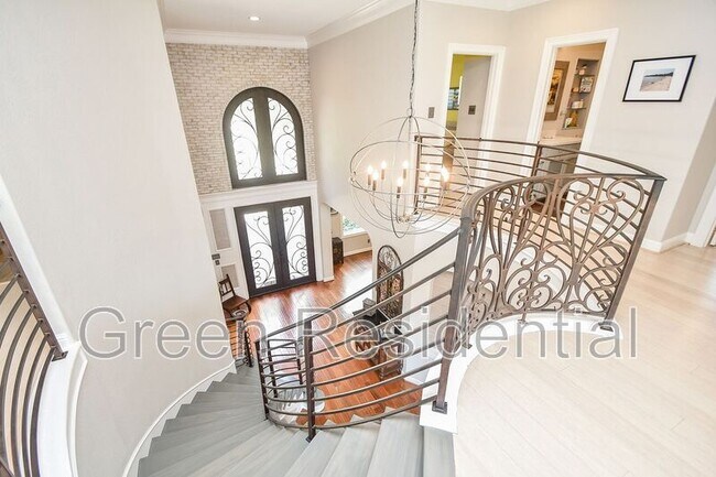 Building Photo - 7106 Habersham Ave