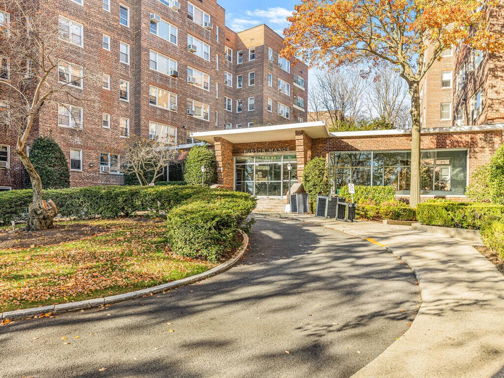 3750 Hudson Manor Ter Unit W 4B, Bronx, NY 10463 Condo for Rent in