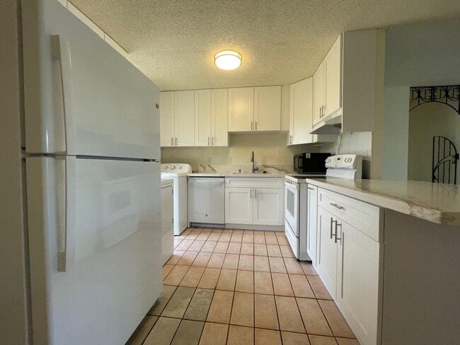 Building Photo - 95-269 Waikalani Dr