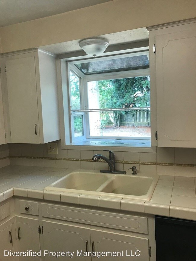 Building Photo - 4 br, 3 bath House - 3205 16th Av SE