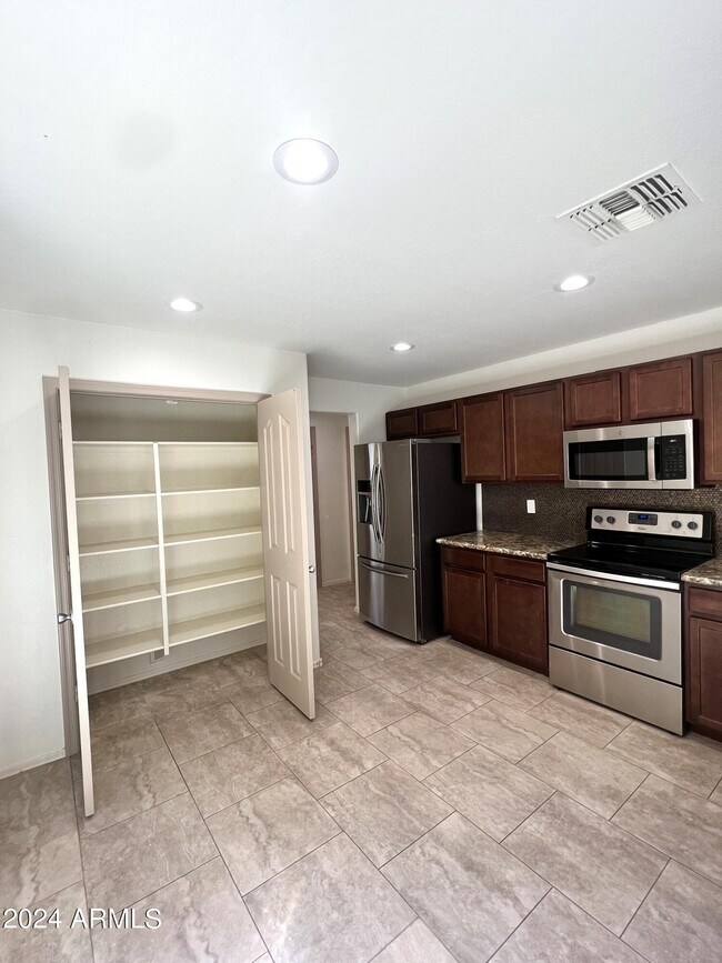 Foto del edificio - 499 N Ranger Trail