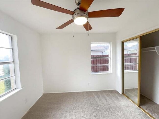 Building Photo - 8541 Strathmore Dr