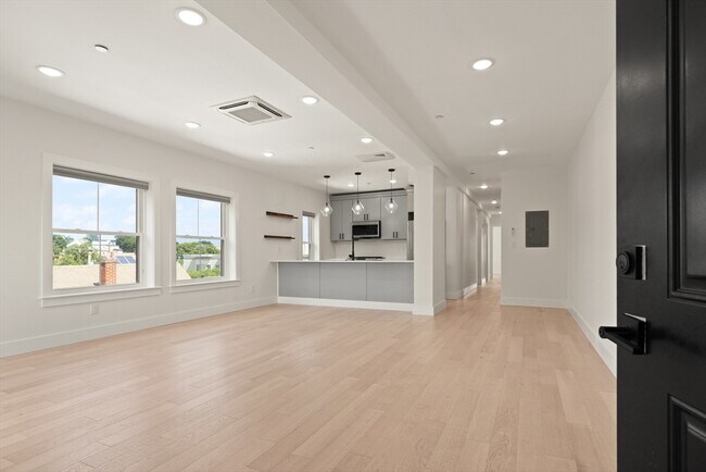Foto del edificio - 208 Spencer Ave