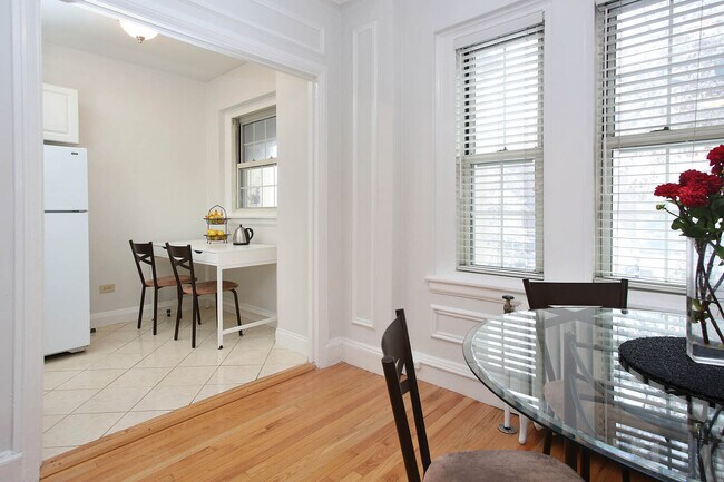 Foto del edificio - 1454 Beacon St