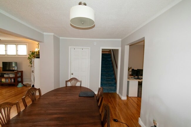 Building Photo - 1327 6th St NE