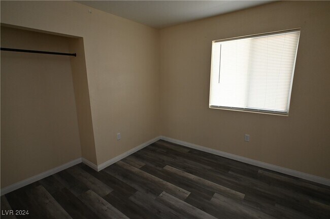 Building Photo - 2830 Cedar St
